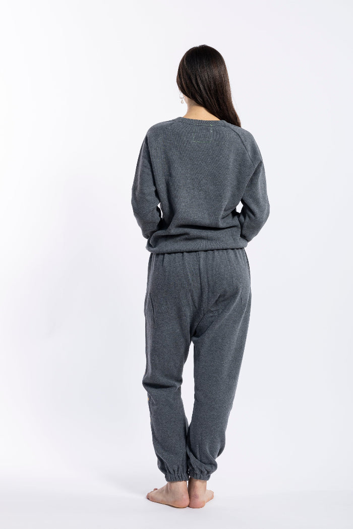 020172●  AWAKE スウェット S グレー トレーナー アウェイク AWAKE LOGO SWEAT TOPS / WOMEN - GRAY – AWAKE Official Web